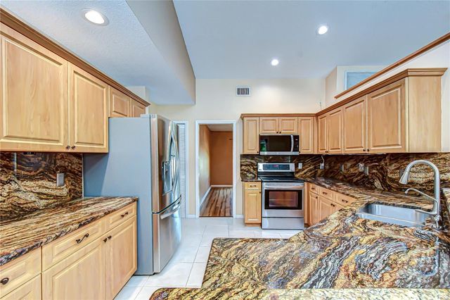 11718 SPANISH LAKE DRIVE, Tampa, FL 33635