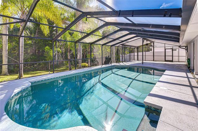 11718 SPANISH LAKE DRIVE, Tampa, FL 33635