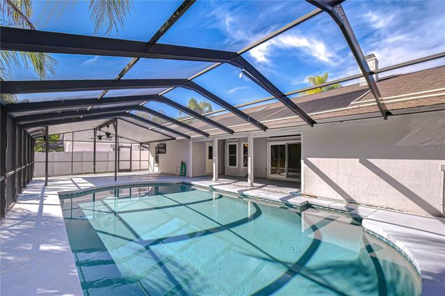 11718 SPANISH LAKE DRIVE, Tampa, FL 33635