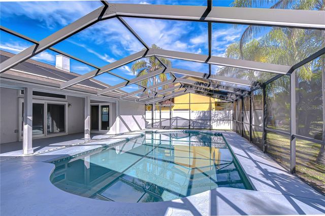 11718 SPANISH LAKE DRIVE, Tampa, FL 33635