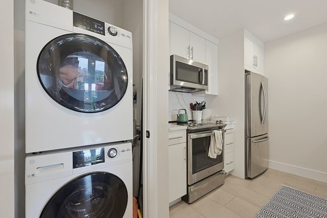2 Clarendon 607, Boston, MA 02116