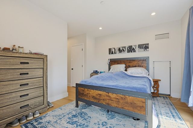 2 Clarendon 607, Boston, MA 02116