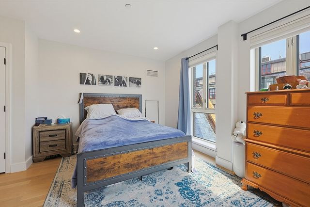 2 Clarendon 607, Boston, MA 02116