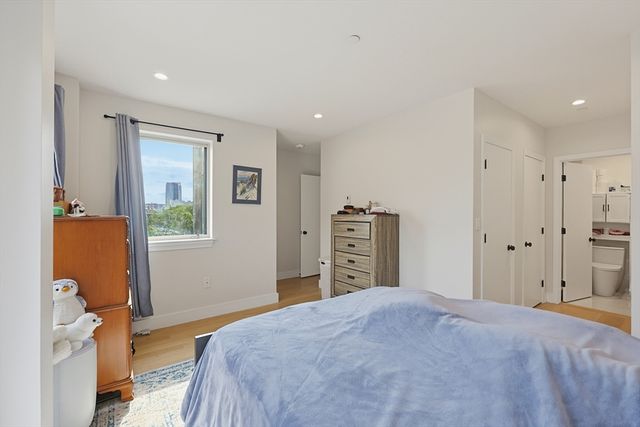 2 Clarendon 607, Boston, MA 02116