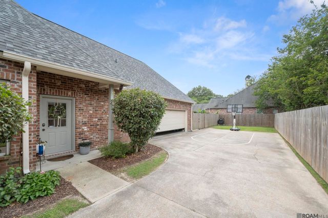 5205 Prairieview Dr, Zachary, LA 70791