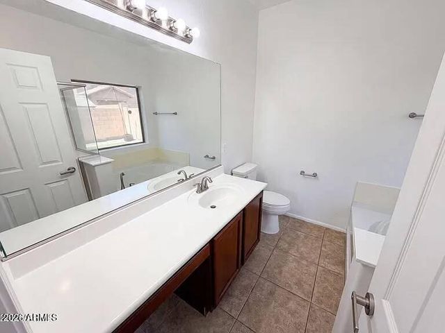 934 E OVERLIN Lane Drive, Avondale, AZ 85323