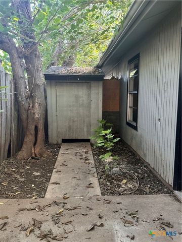 614 Mill Street B, San Marcos, TX 78666