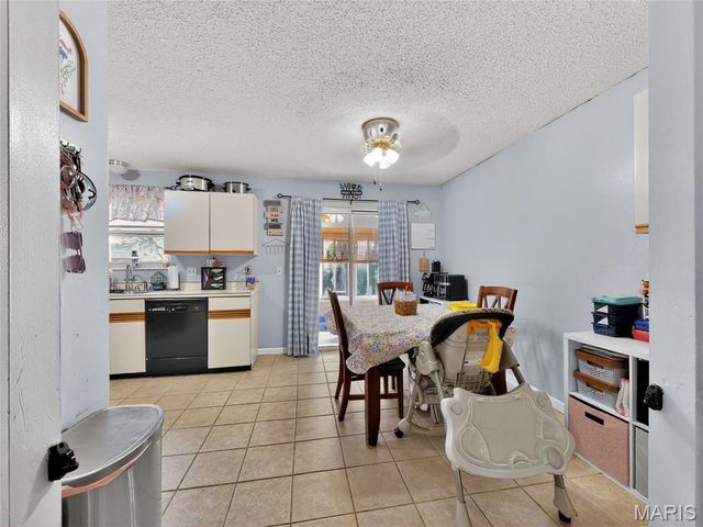 7302 Carriwood Drive, Cedar Hill, MO 63016