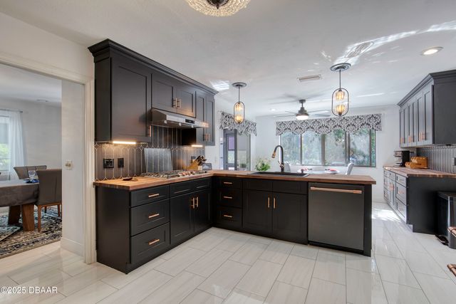 1014 Stagger Bush Place, New Smyrna Beach, FL 32168