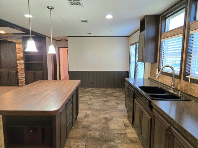 409 Birch Hill Lane, Somerville, TX 77879