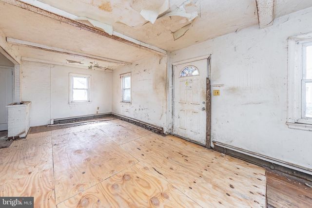 25 ADAMS AVE, Bellmawr, NJ 08031