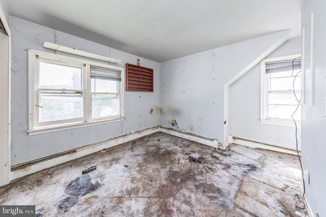 25 ADAMS AVE, Bellmawr, NJ 08031