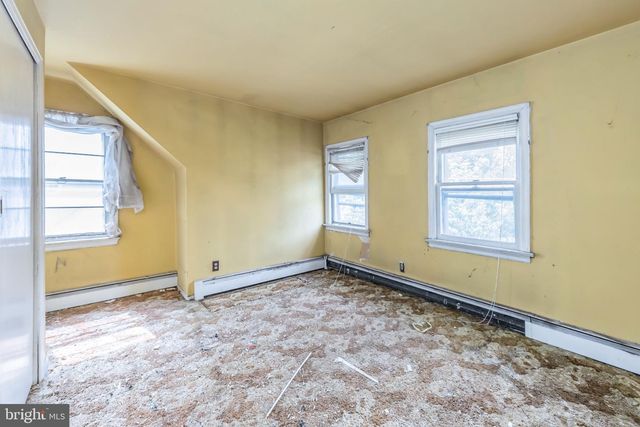 25 ADAMS AVE, Bellmawr, NJ 08031