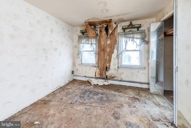 25 ADAMS AVE, Bellmawr, NJ 08031
