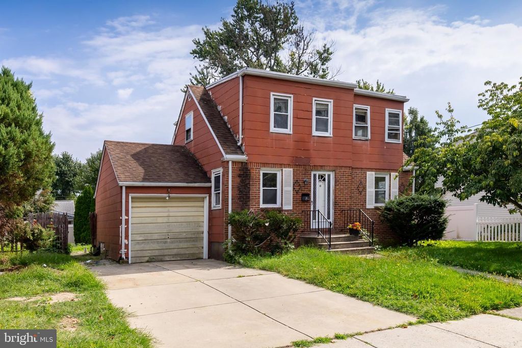 25 ADAMS AVE, Bellmawr, NJ 08031
