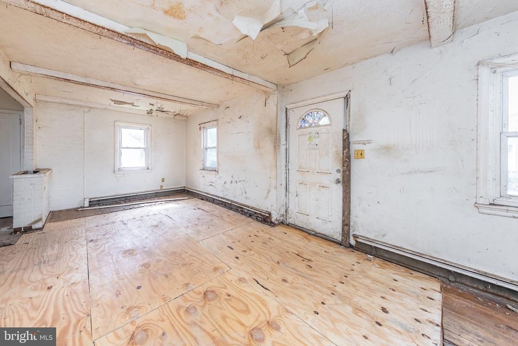 25 ADAMS AVE, BELLMAWR, NJ 08031 — photo 2