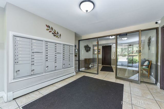 6630 S Brainard Avenue 203, Countryside, IL 60525