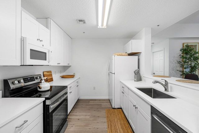 1209 Main Street 302, Jupiter, FL 33458