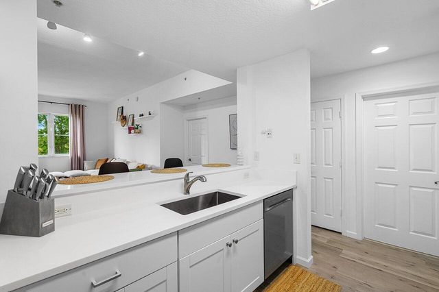 1209 Main Street 302, Jupiter, FL 33458