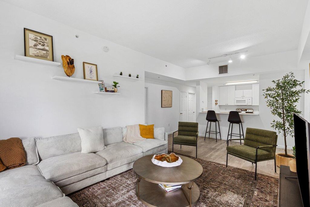 1209 Main Street 302, Jupiter, FL 33458