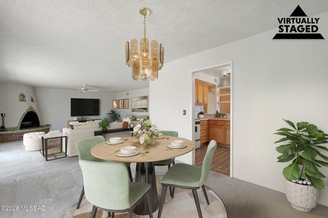 615 W Continental Road, Green Valley, AZ 85622