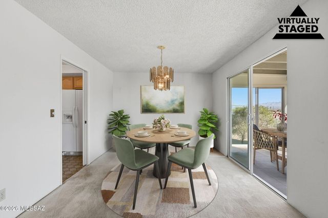 615 W Continental Road, Green Valley, AZ 85622