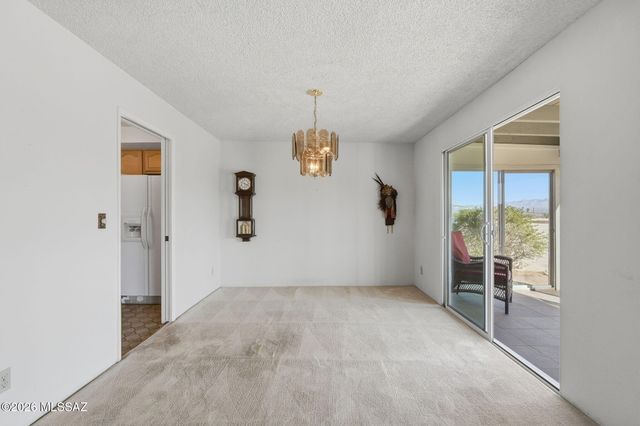 615 W Continental Road, Green Valley, AZ 85622