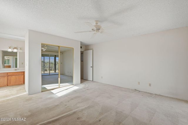 615 W Continental Road, Green Valley, AZ 85622