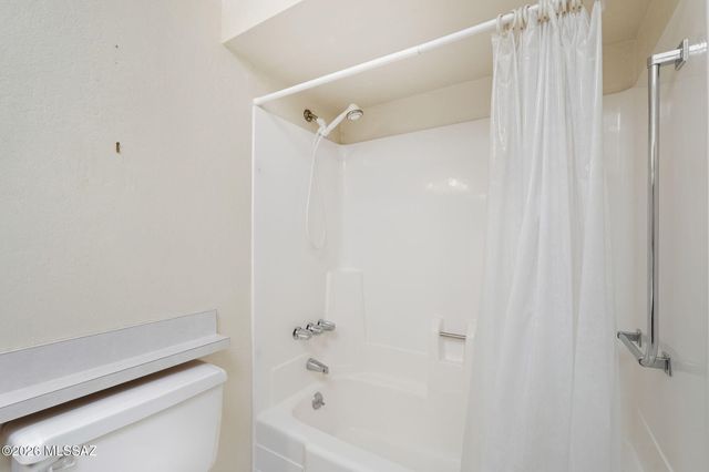 615 W Continental Road, Green Valley, AZ 85622