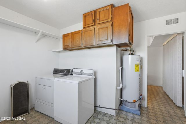 615 W Continental Road, Green Valley, AZ 85622