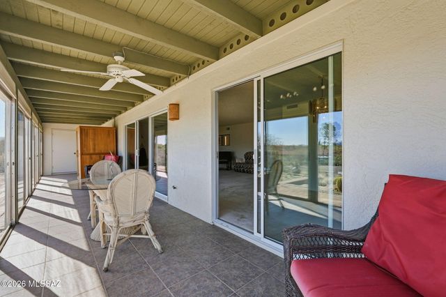 615 W Continental Road, Green Valley, AZ 85622