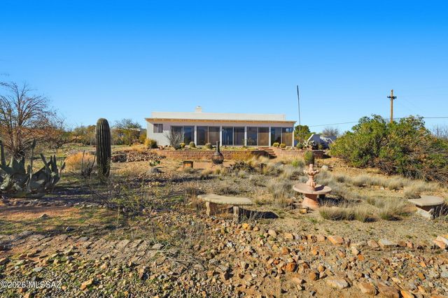615 W Continental Road, Green Valley, AZ 85622