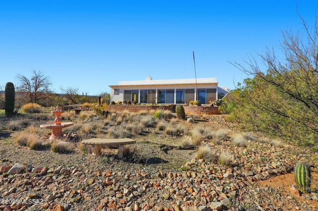 615 W Continental Road, Green Valley, AZ 85622