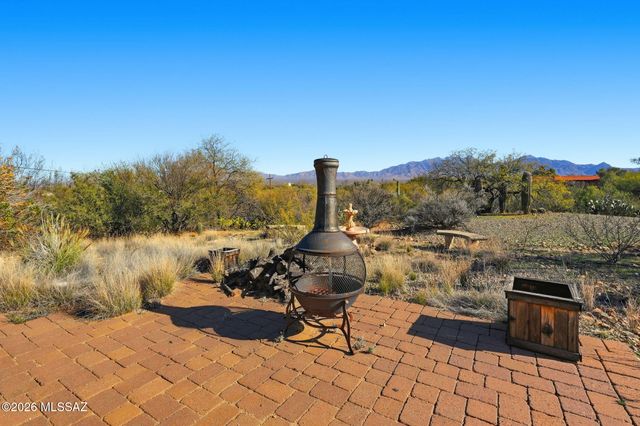 615 W Continental Road, Green Valley, AZ 85622