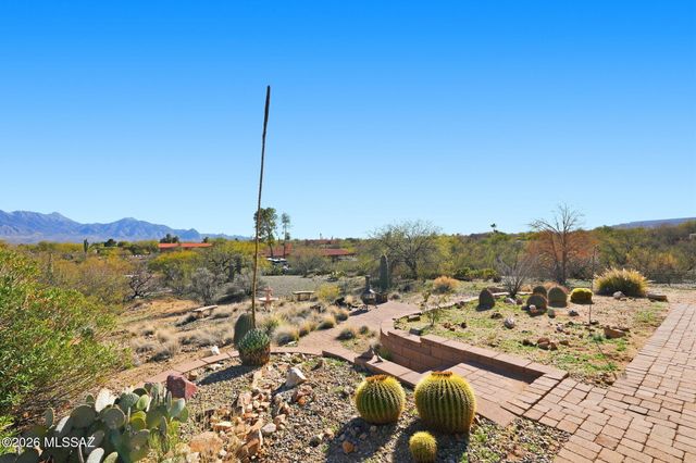 615 W Continental Road, Green Valley, AZ 85622