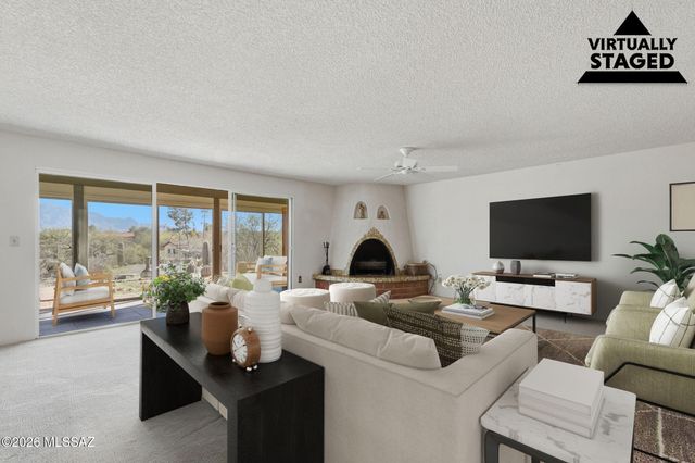 615 W Continental Road, Green Valley, AZ 85622