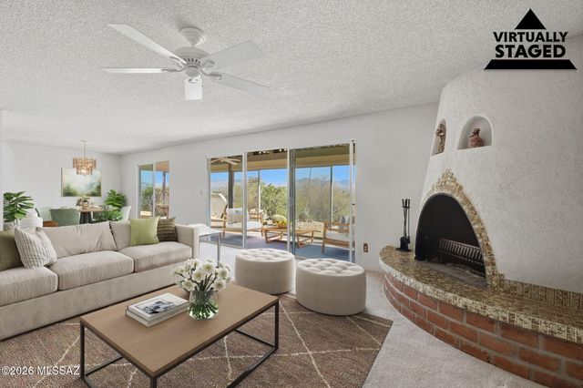 615 W Continental Road, Green Valley, AZ 85622