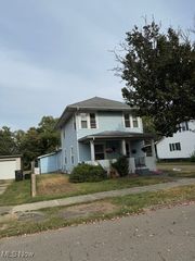 1023 Prospect Avenue NW, New Philadelphia, OH 44663