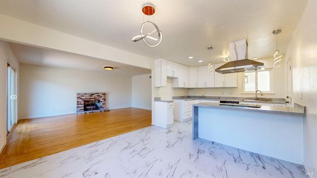 2257 Yucca St, Santa Rosa, CA 95405