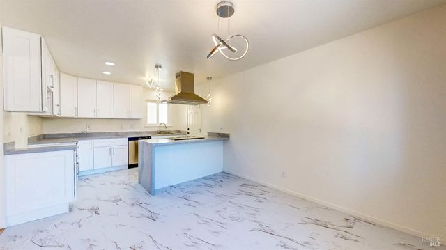 2257 Yucca St, Santa Rosa, CA 95405