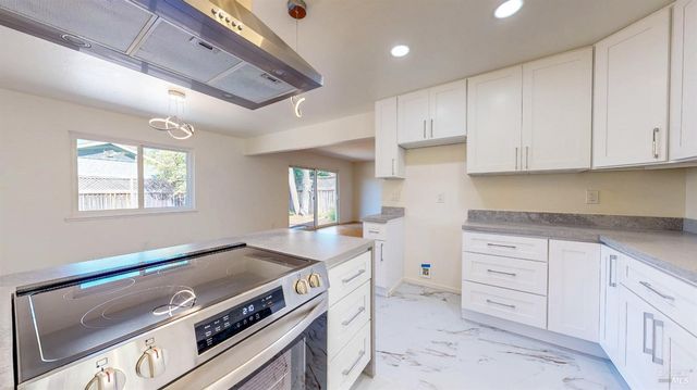 2257 Yucca St, Santa Rosa, CA 95405