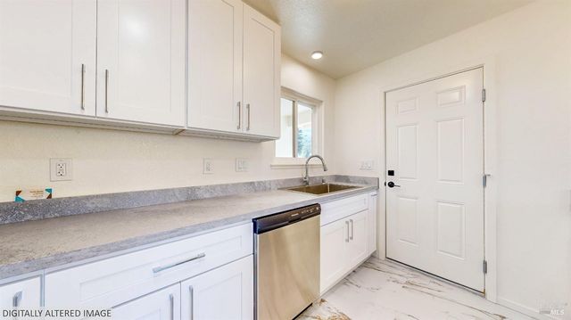 2257 Yucca St, Santa Rosa, CA 95405