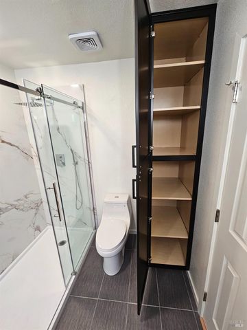 2257 Yucca St, Santa Rosa, CA 95405