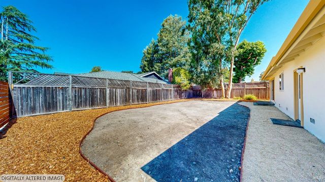 2257 Yucca St, Santa Rosa, CA 95405