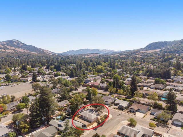 2257 Yucca St, Santa Rosa, CA 95405