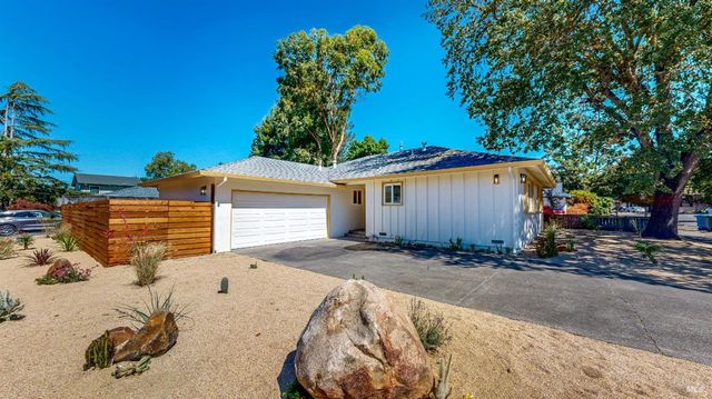 2257 Yucca St, Santa Rosa, CA 95405