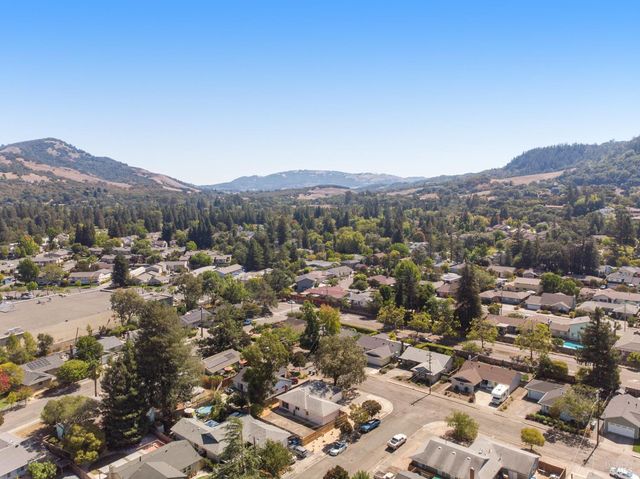 2257 Yucca St, Santa Rosa, CA 95405