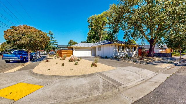 2257 Yucca St, Santa Rosa, CA 95405