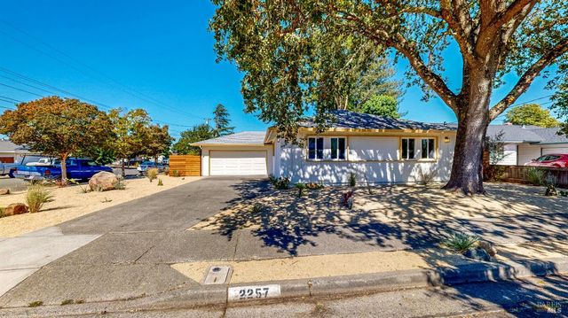 2257 Yucca St, Santa Rosa, CA 95405