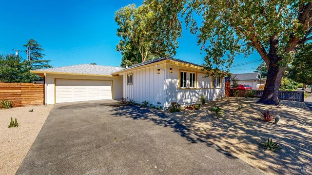 2257 Yucca St, Santa Rosa, CA 95405